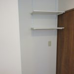 洗濯機置場の上に棚有